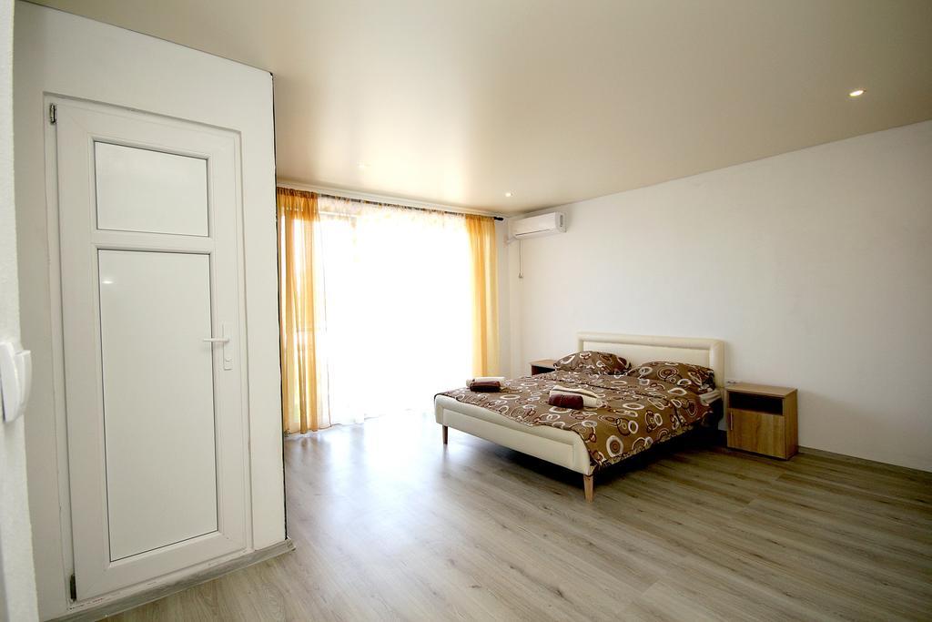 Apartments Victoria ストモレ エクステリア 写真